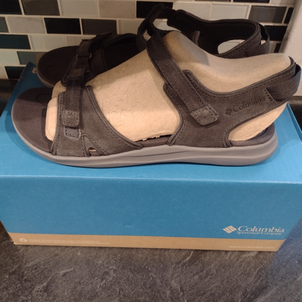 New Columbia women's LE2 sandal size 9